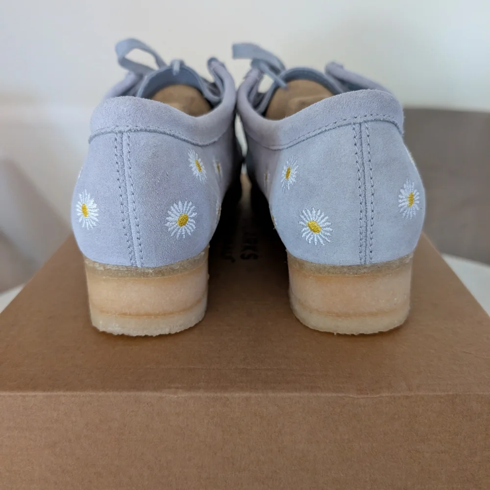 Clarks Wallabee Daisy Suede Shoes - Picture 4 of 7